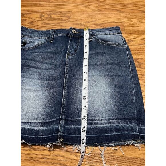 KanCan Mini Jean Skirt Raw Hem Distressed Wash Blue Denim Womens Size 3 - Picture 4 of 7